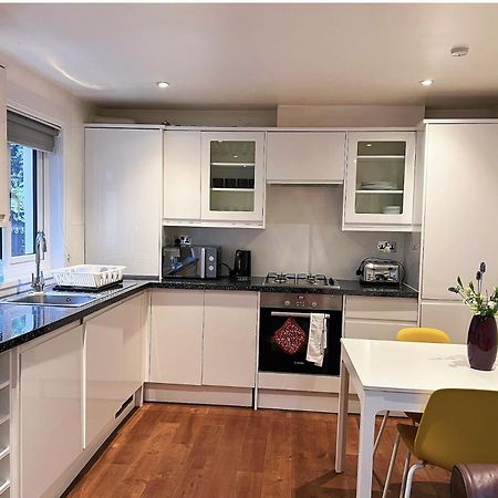 Lovely 2 Bedroom Garden Flat In ロンドン エクステリア 写真