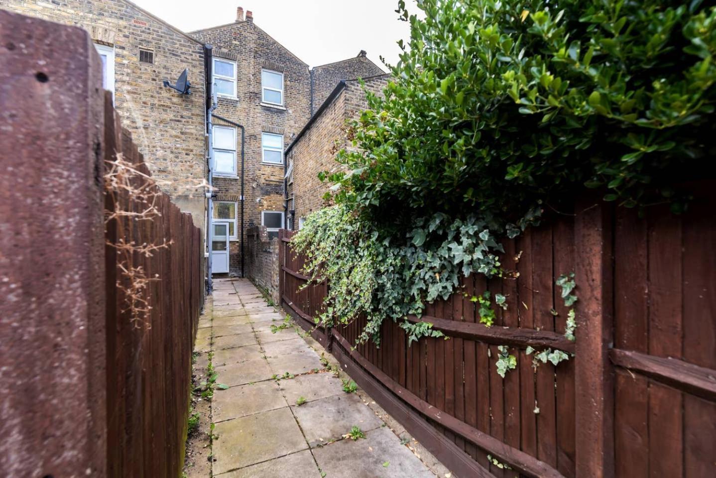 Lovely 2 Bedroom Garden Flat In ロンドン エクステリア 写真