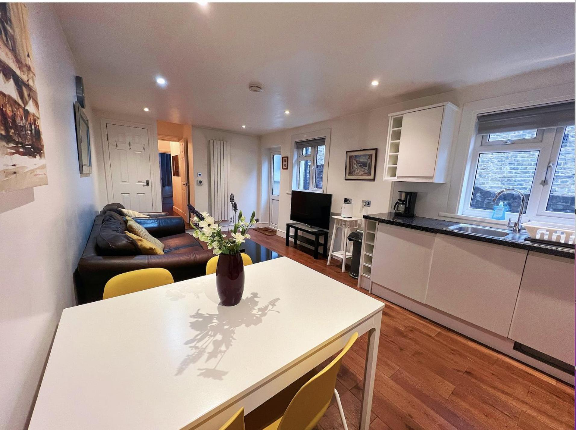Lovely 2 Bedroom Garden Flat In ロンドン エクステリア 写真